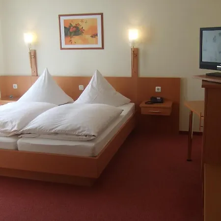 Rose Hotel 2*